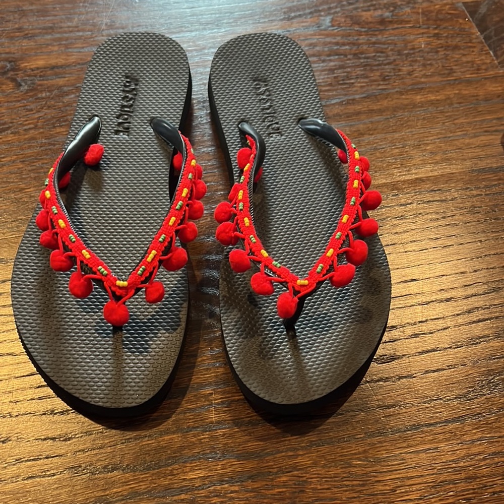 flip flops - Picture 2 of 3